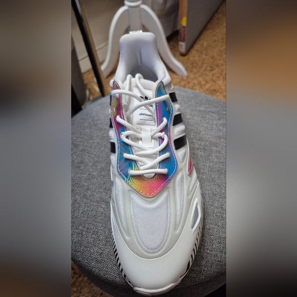 Adidas Patrick Mahomes Sneakers - Picture 9 of 10